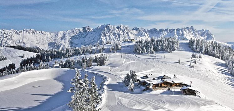 Jochstubn_mit_Skifahrer