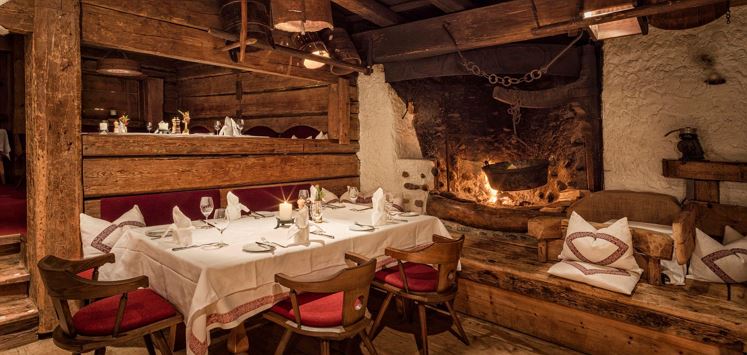 Going_Stangl-Alm Restaurant mit offenem Feuer