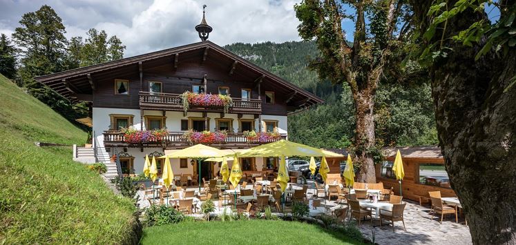 Söll_Haus vorne mit Terrasse_Wilder Kaiser