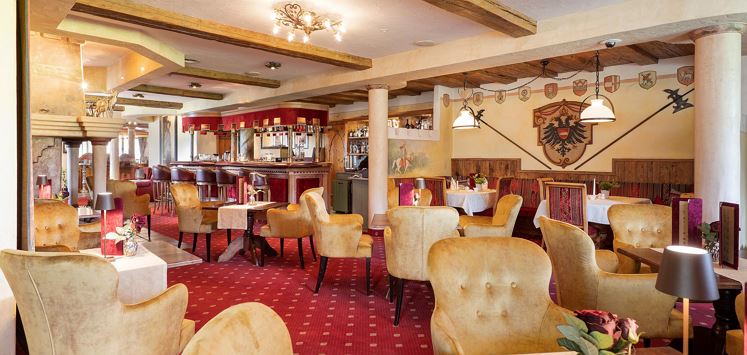 Söll_Hotel_AlpenSchlössl_Lounge_WilderKaiser